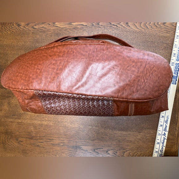 Lg Soft 2handle tooled leather-look rust shoulder bag, decorative zippers front. - Picture 4 of 7